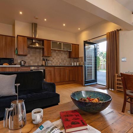 Lodge House - Windermere - Private Garden ภายนอก รูปภาพ
